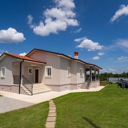 Holiday House Leana بازين المظهر الخارجي الصورة