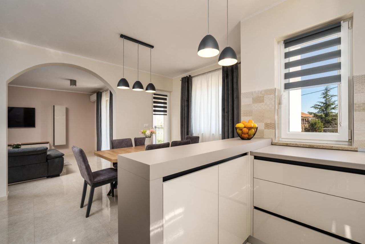 Holiday House Leana بازين المظهر الخارجي الصورة