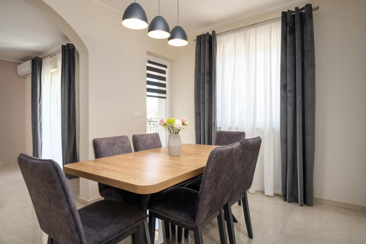 Holiday House Leana بازين المظهر الخارجي الصورة